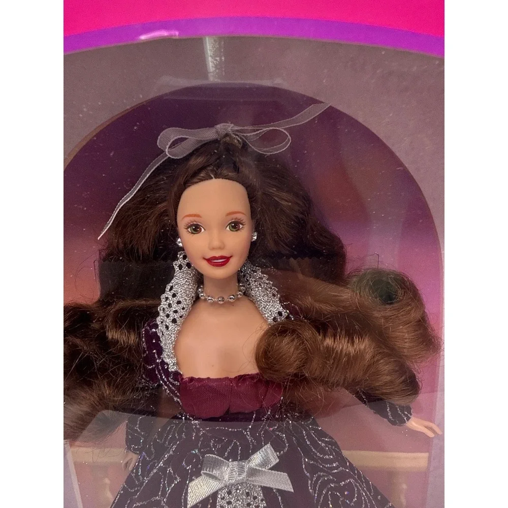 Mattel Winter Fantasy Barbie Special Edition 1996 Brunette Burgundy Gown 17666